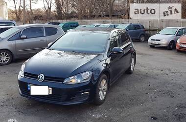 Хетчбек Volkswagen Golf 2013 в 