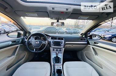 Універсал Volkswagen Golf 2015 в 