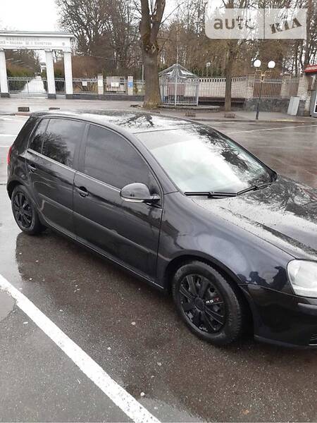 Хетчбек Volkswagen Golf 2004 в Вінниці