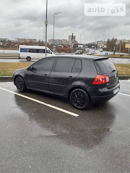 Хетчбек Volkswagen Golf 2004 в Вінниці