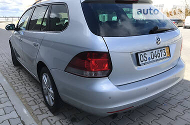 Універсал Volkswagen Golf 2012 в 