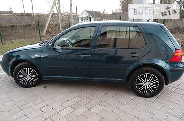 Хетчбек Volkswagen Golf 2002 в 