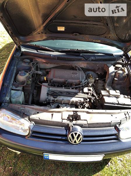 Хэтчбек Volkswagen Golf 1999 в Снятине