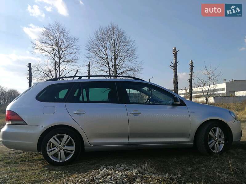Универсал Volkswagen Golf 2013 в Стрые
