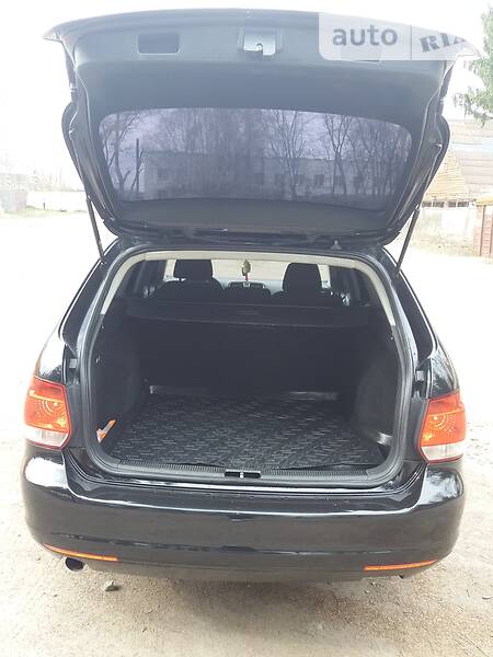 Універсал Volkswagen Golf 2012 в Коростені