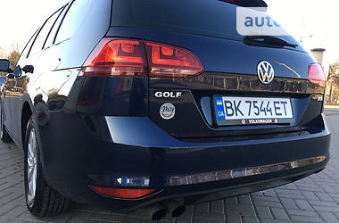 Универсал Volkswagen Golf 2015 в Ровно