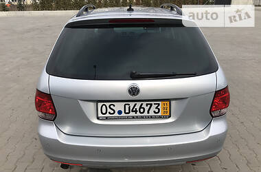 Універсал Volkswagen Golf 2012 в 