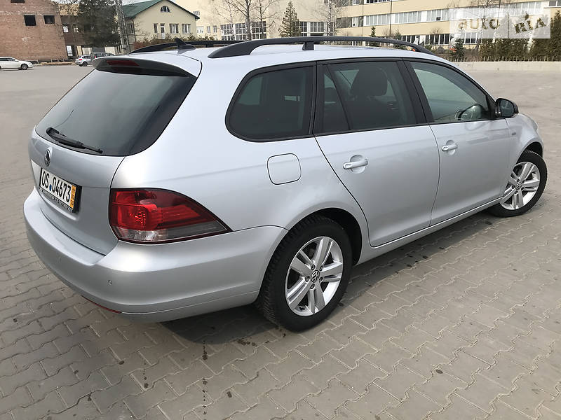 Універсал Volkswagen Golf 2012 в Луцьку