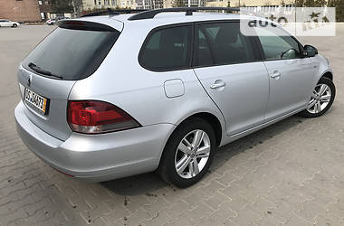 Універсал Volkswagen Golf 2012 в 