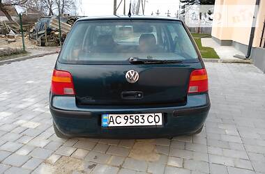 Хетчбек Volkswagen Golf 2002 в 