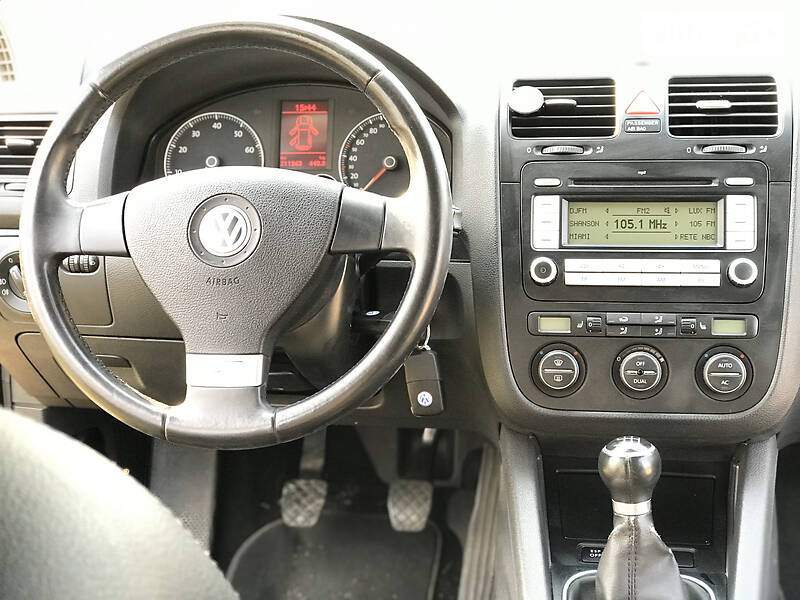 Хетчбек Volkswagen Golf 2007 в Корсунь-Шевченківському