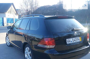 Універсал Volkswagen Golf 2010 в 