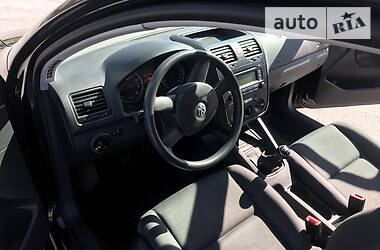 Хетчбек Volkswagen Golf 2004 в 