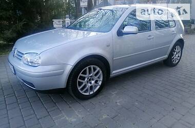 Хетчбек Volkswagen Golf 2003 в 