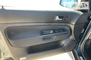 Хетчбек Volkswagen Golf 2002 в 