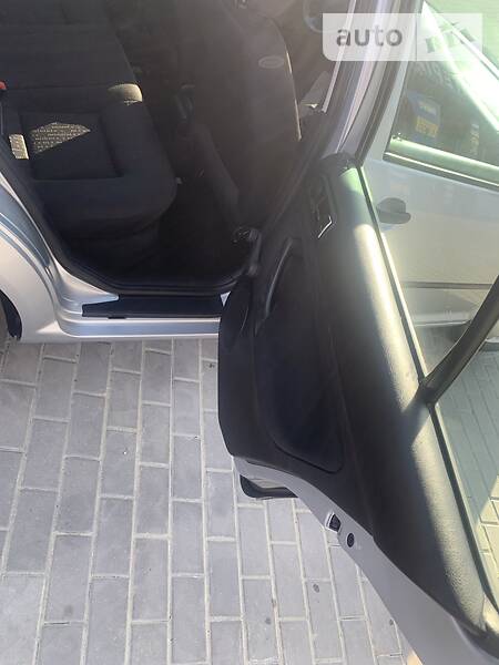 Хэтчбек Volkswagen Golf 2002 в Ивано-Франковске фото 12 Хэтчбек Volkswagen Golf 2002 в Ивано-Франковске