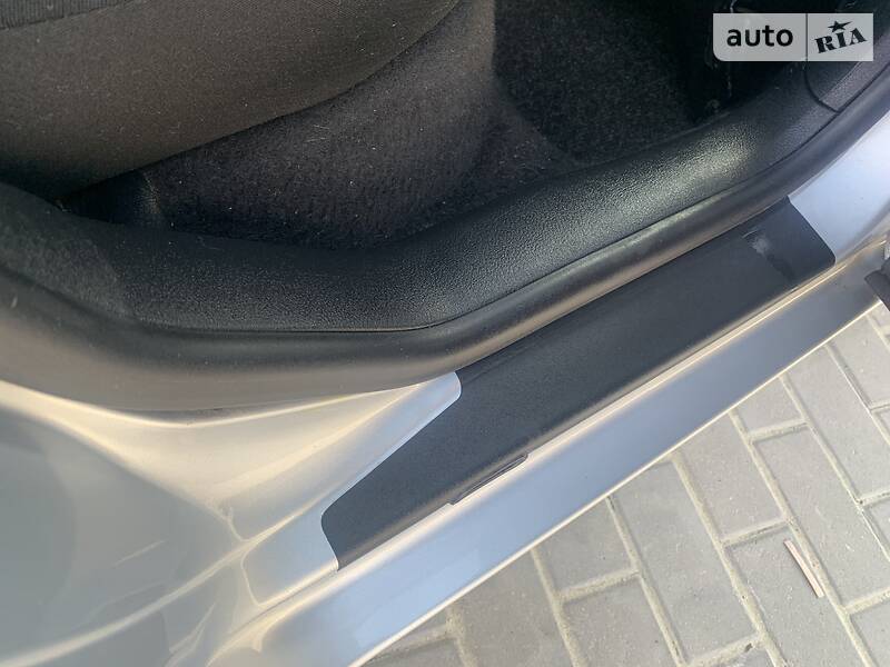 Хэтчбек Volkswagen Golf 2002 в Ивано-Франковске фото 17 Хэтчбек Volkswagen Golf 2002 в Ивано-Франковске