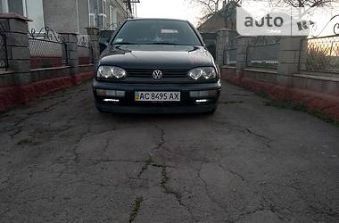 Хетчбек Volkswagen Golf 1994 в 