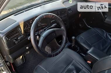 Хетчбек Volkswagen Golf 1994 в 
