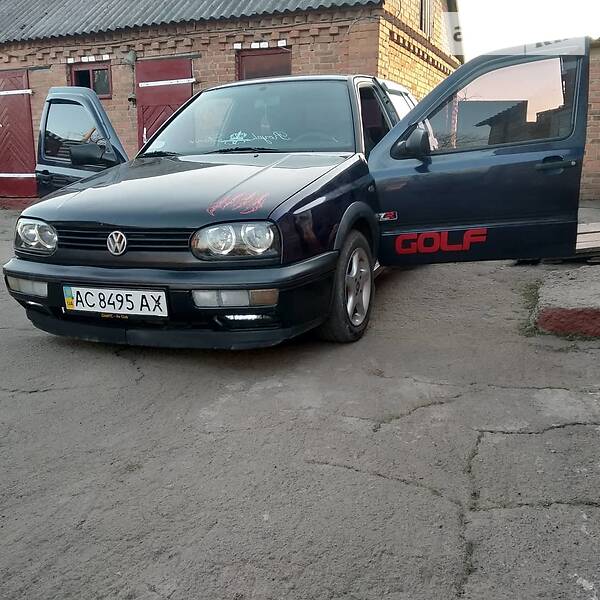 Хэтчбек Volkswagen Golf 1994 в Луцке