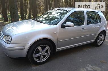 Хетчбек Volkswagen Golf 2003 в 