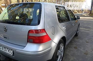 Хетчбек Volkswagen Golf 2003 в 
