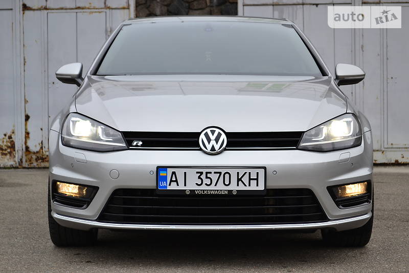 Хетчбек Volkswagen Golf 2013 в 