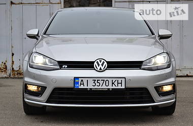 Хетчбек Volkswagen Golf 2013 в 