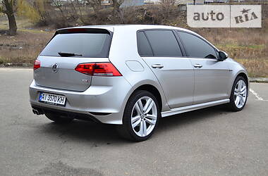 Хетчбек Volkswagen Golf 2013 в 