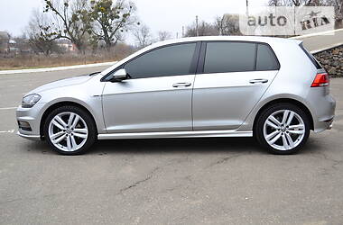 Хетчбек Volkswagen Golf 2013 в 