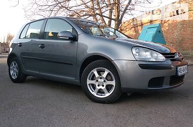 Хетчбек Volkswagen Golf 2005 в 