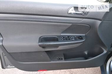 Хетчбек Volkswagen Golf 2005 в 