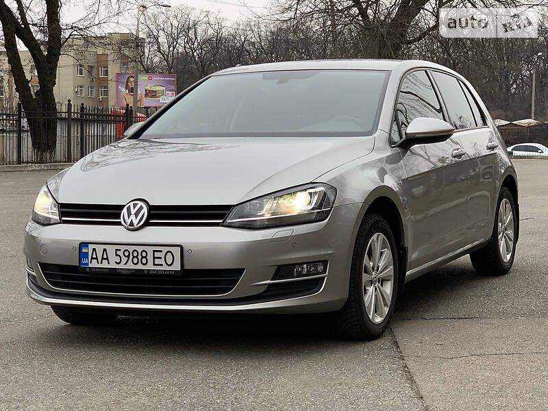 Хетчбек Volkswagen Golf 2014 в Києві