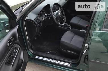 Універсал Volkswagen Golf 2001 в 