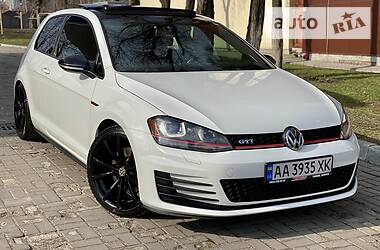 Хетчбек Volkswagen Golf 2014 в  фото 4 Хетчбек Volkswagen Golf 2014 в
