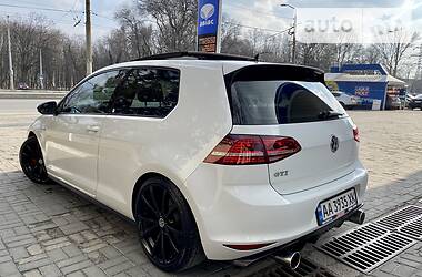 Хетчбек Volkswagen Golf 2014 в  фото 8 Хетчбек Volkswagen Golf 2014 в