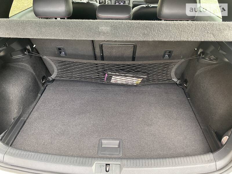 Хетчбек Volkswagen Golf 2014 в Дніпрі
