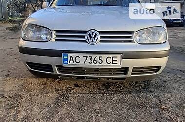 Хетчбек Volkswagen Golf 2000 в 