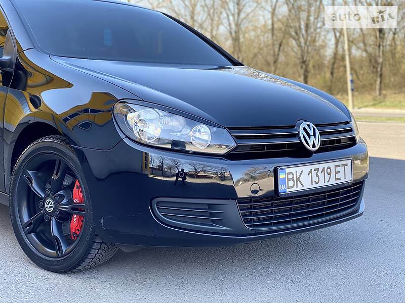 Хетчбек Volkswagen Golf 2009 в Рівному