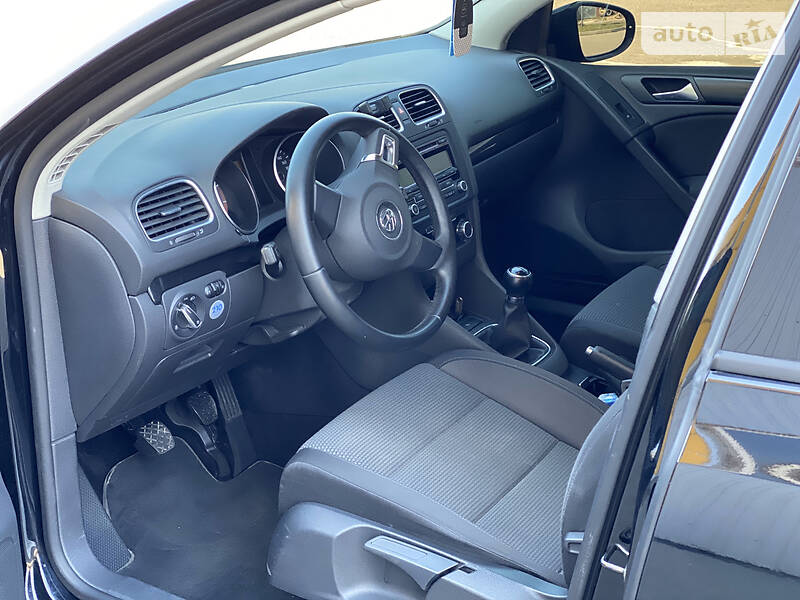 Хетчбек Volkswagen Golf 2009 в Рівному