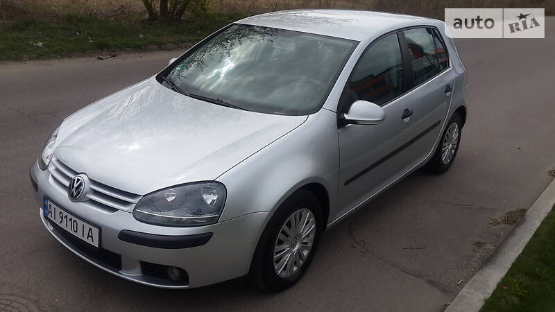 Хетчбек Volkswagen Golf 2004 в 