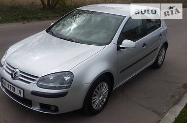 Хетчбек Volkswagen Golf 2004 в 