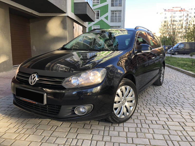 Універсал Volkswagen Golf 2009 в Івано-Франківську