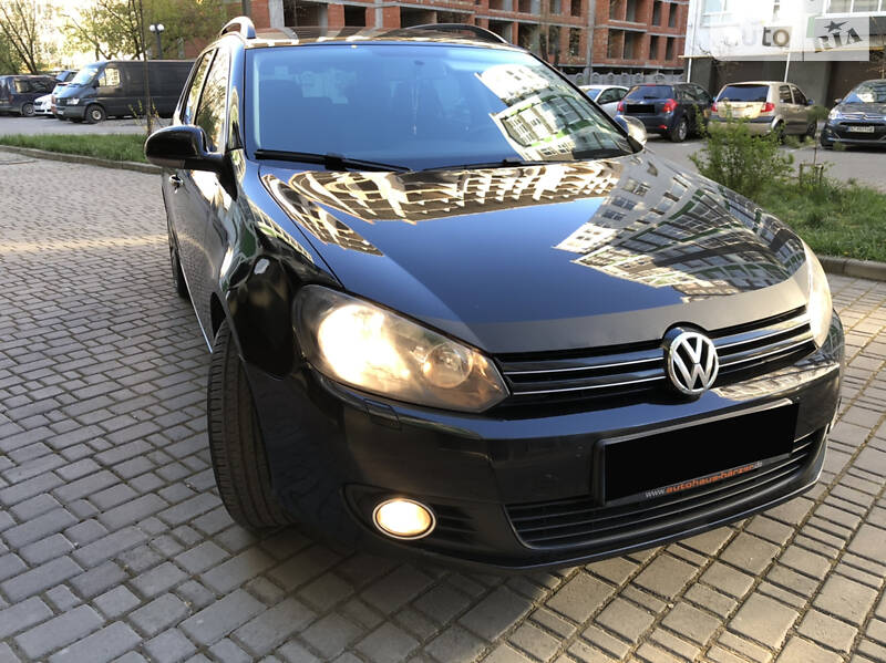 Універсал Volkswagen Golf 2009 в Івано-Франківську