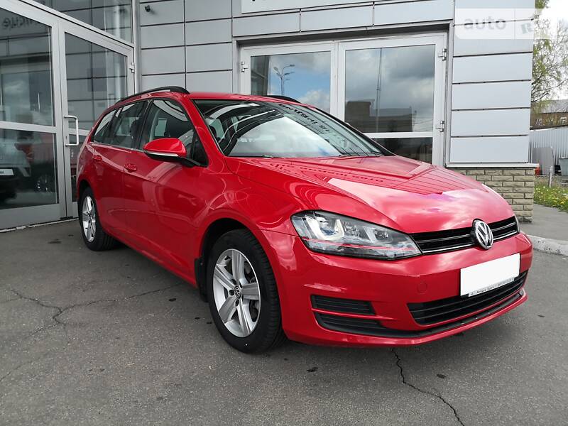 Універсал Volkswagen Golf 2015 в 