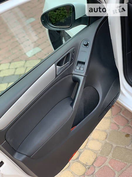 Хетчбек Volkswagen Golf 2009 в Вінниці