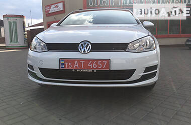 Универсал Volkswagen Golf 2015 в Ровно