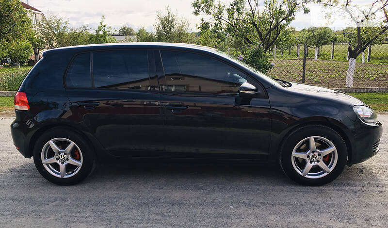 Хетчбек Volkswagen Golf 2009 в Звягелі