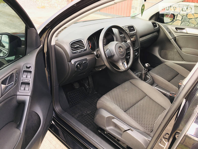 Хетчбек Volkswagen Golf 2009 в Звягелі