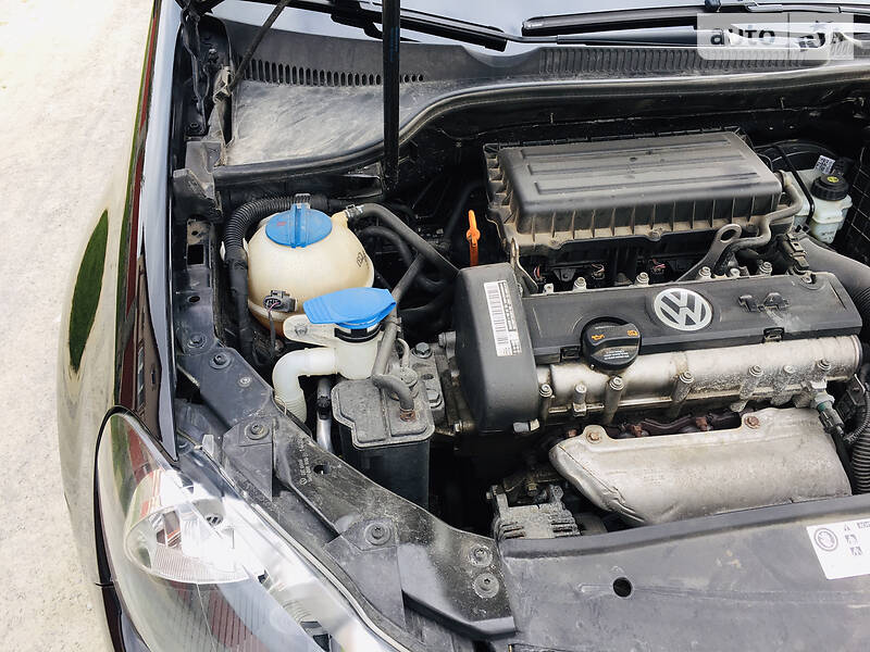 Хетчбек Volkswagen Golf 2009 в Звягелі